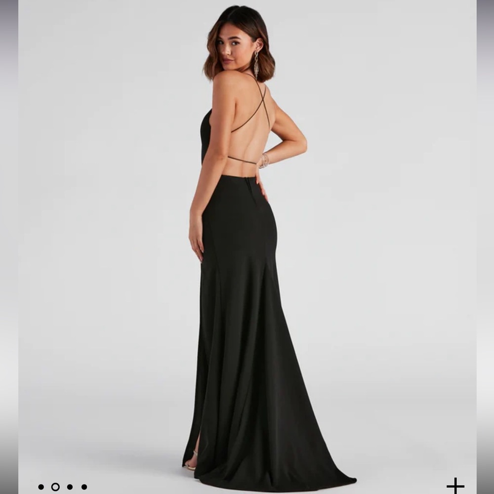 Windsor Clarice Formal Crepe Cutout Dress. US Size Small. Never been worn